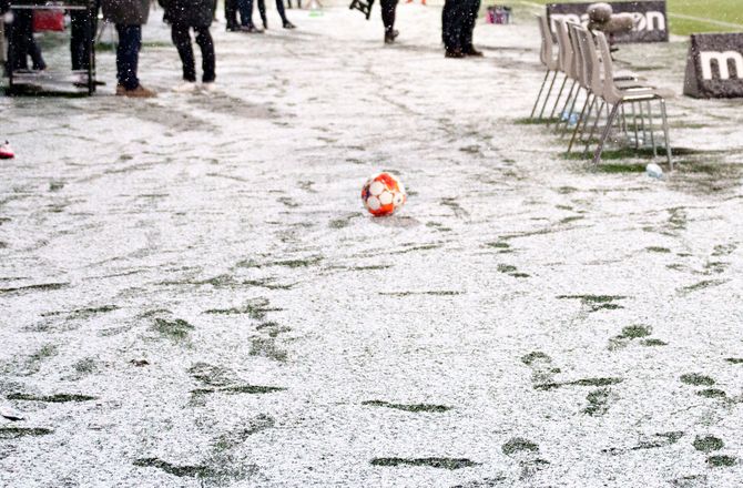 3F Superliga -Snekaos i Aarhus: Fans hjælper AGF efter opfordring