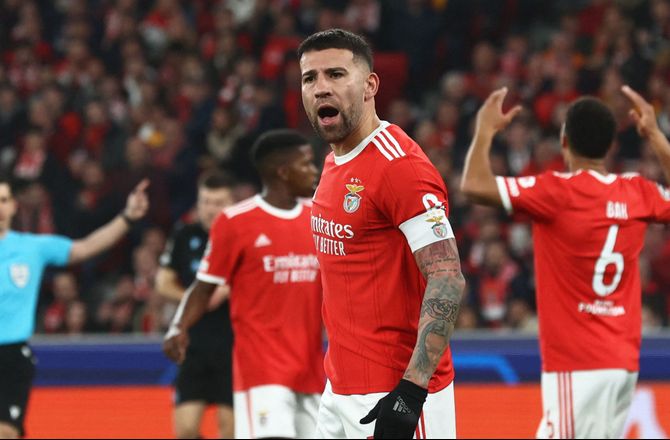 Primeira Liga -37-årige Otamendi tager endnu en tørn hos Benfica 