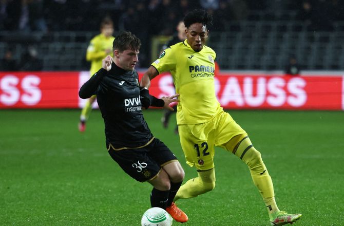 La Liga -Osasuna lejer venstreback i Villarreal