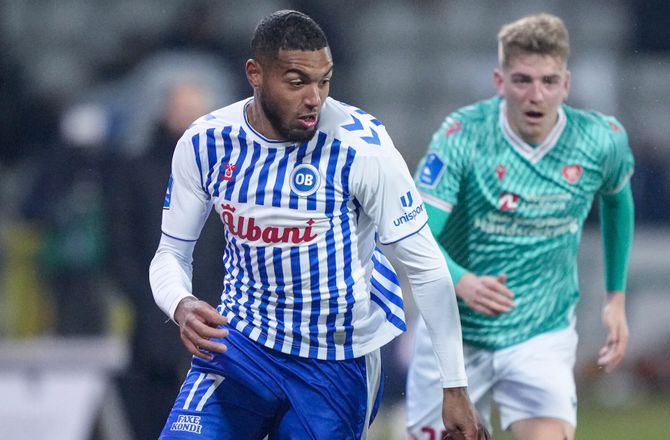 Ekstraklasa -Zohore er helt ude i kulden: Træner individuelt