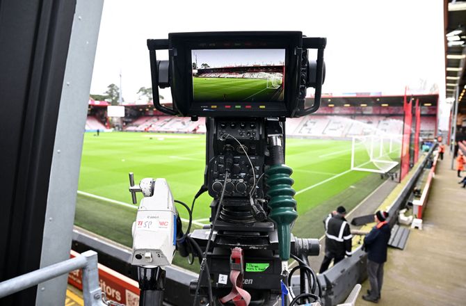 Premier League -Ny PL-regel på vej: Kamerafolk tillades på banen