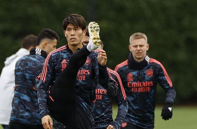 Æresdivisionen -Zinchenko og Tomiyasu forlader Ajax