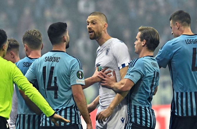Ekstraklasa -Poznan-forsvarer suspenderet for positiv dopingprøve mod Djurgården