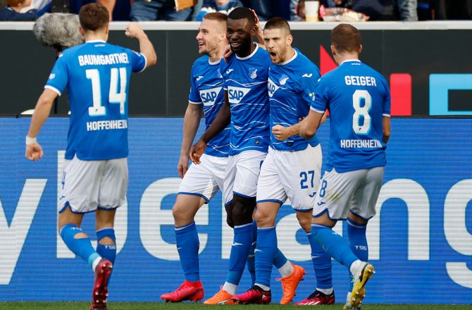 Bundesliga -Video: Hoffenheim scorer vildt mål fra egen banehalvdel