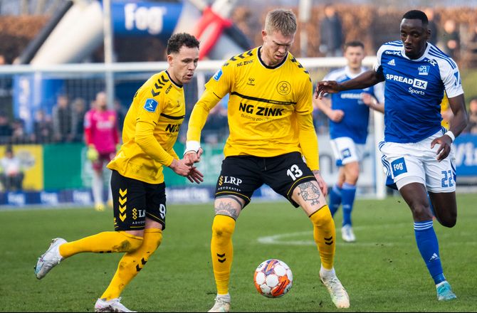 3F Superliga -Skadet Makienok har kontraktudløb: Den snak tager vi med Simon