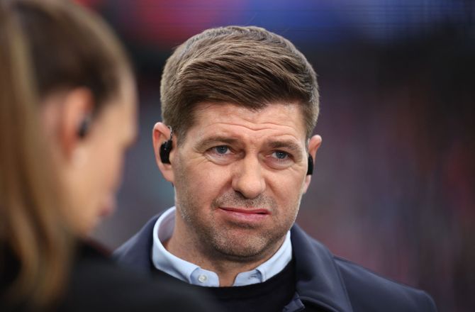 Premiership -Medie: Gerrards Rangers-comeback rykker nærmere