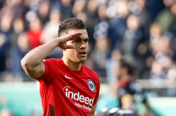 Bundesliga -Werder Bremen lejer angriber i Frankfurt 