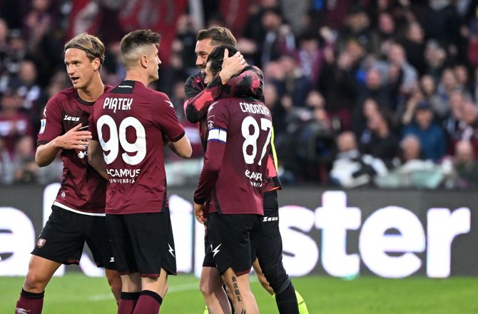 Serie B -Efter playoff-kamp: Salernitana lagt ned af madforgiftning