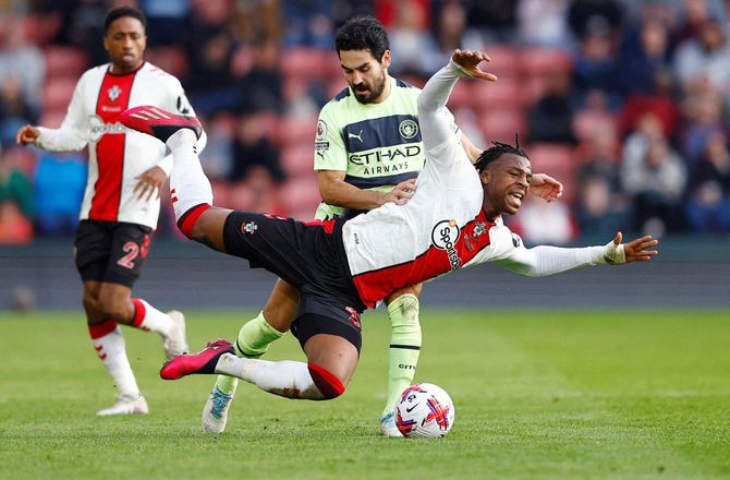 International -Sky: Tysk Saints-stopper tager retur til Bundesligaen