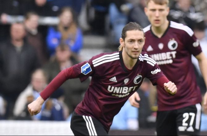 3F Superliga -Falk starter for FCK - AGF giver genvalg