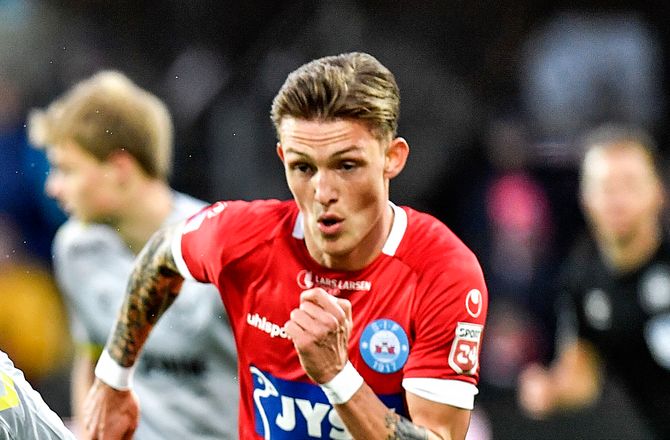 3F Superliga -Politieskorte og vild hype i Peru: Sonne har fået blod på tanden