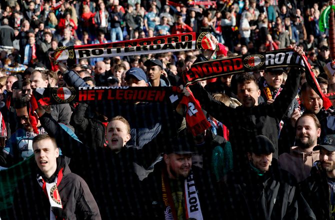Æresdivisionen -Feyenoord udnytter option og henter keeper