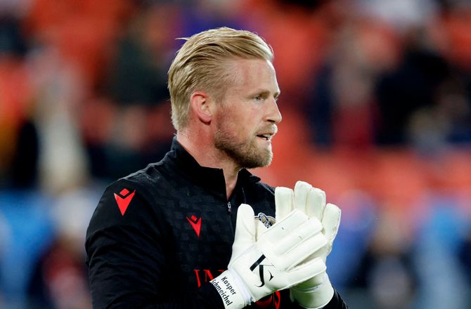 3F Superliga -LIGE PÅ: Er Schmeichel på vej til Superligaen?