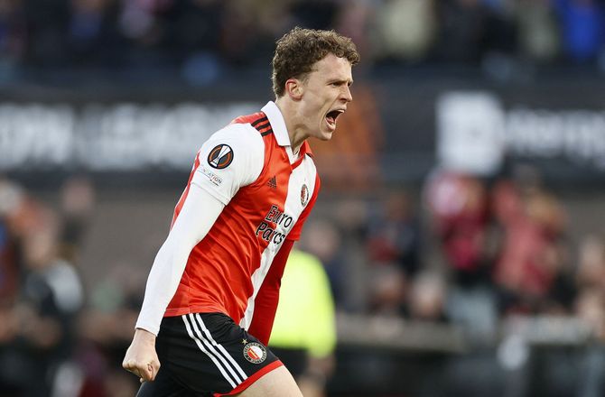 Premier League -Officielt: Brighton køber midtbaneprofil hos Priske og co.