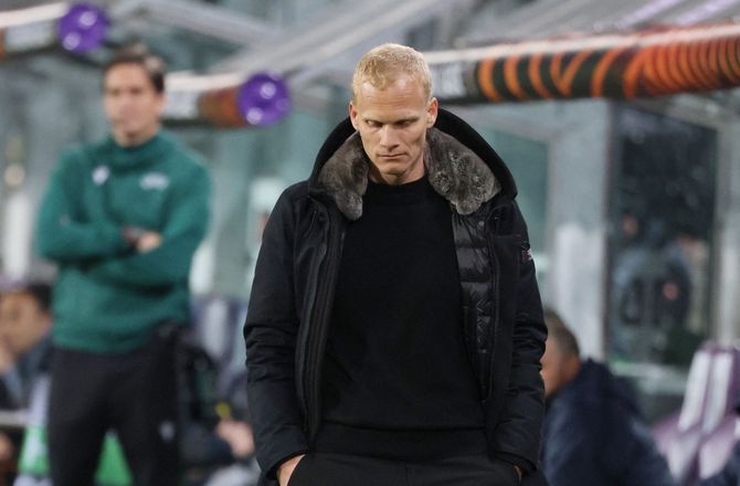 2. Bundesliga -Tidligere Schalke-træner åbner op om hård fyring