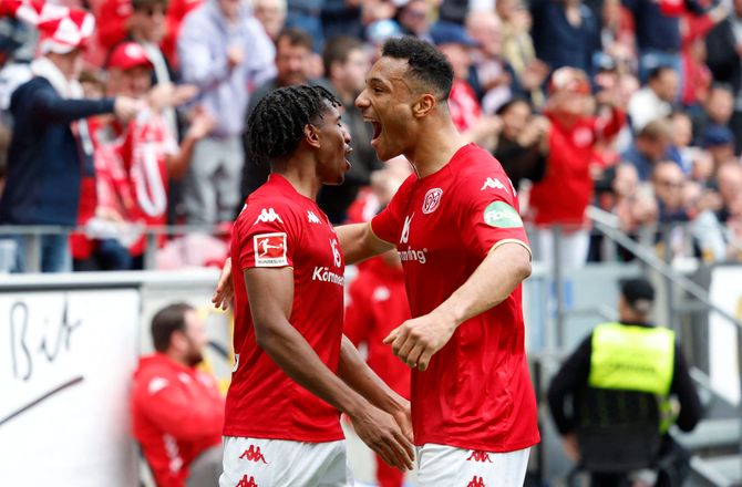 Bundesliga -Mainz og Bo Svensson forlænger med rutineret angriber