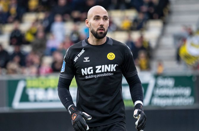 3F Superliga -AaB-fans kastede mad efter Horsens-keeper: Det er virkelig trist