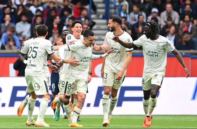 Ligue 1 -Hakimi så rødt da PSG tabte hjemme til Lorient
