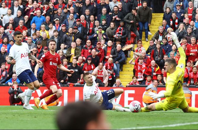 Premier League -Gigantisk drama: Liverpool slog Spurs 4-3 efter vild afslutning