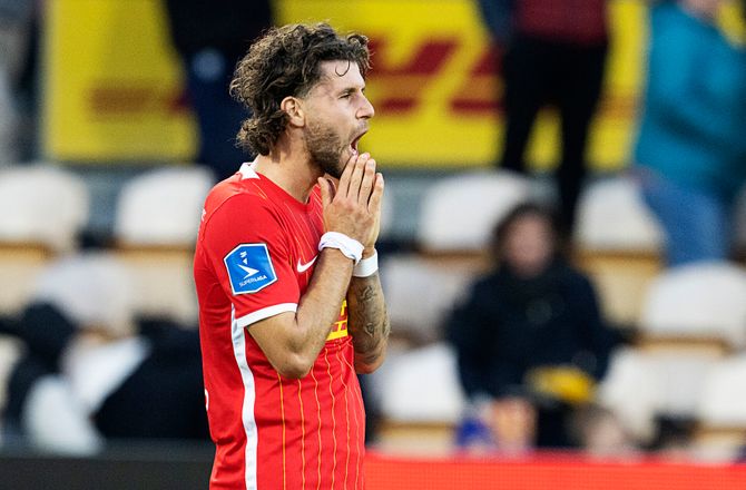 Pokalen -Marcondes utilfreds med dommer: Den samme sang hver gang i Parken