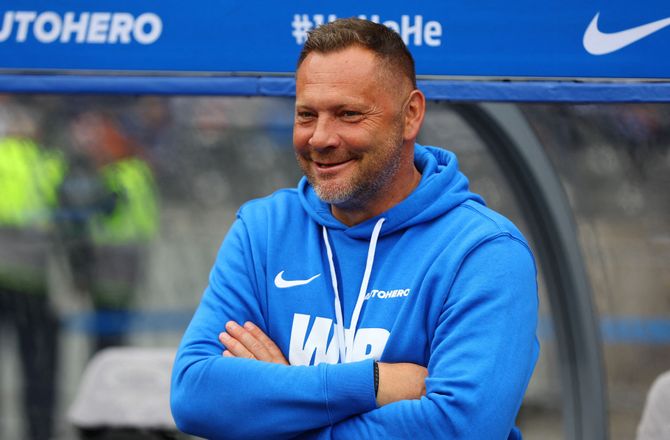 Bundesliga -Trods nedrykning: Hertha Berlin holder fast i Dárdai