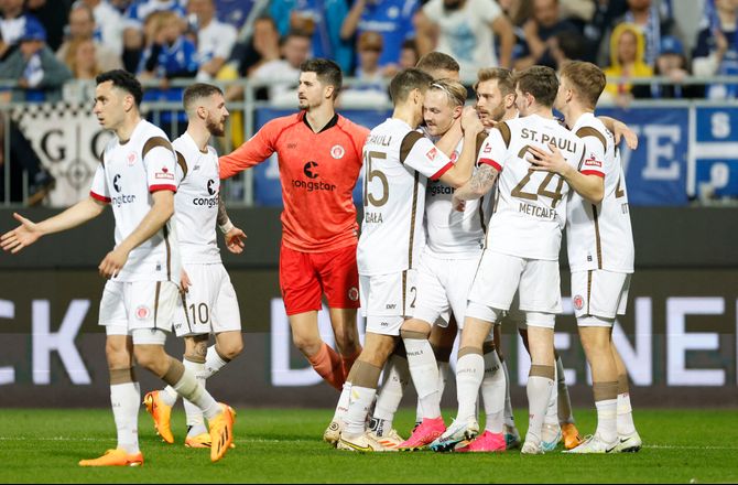 DFB Pokal -St Pauli sikkert videre trods kæmpe koks