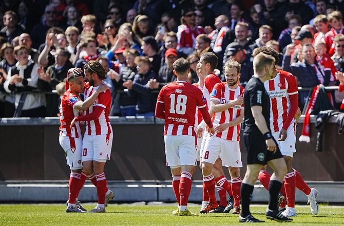 3F Superliga -Et point fra stregen: AaB smadrede tamme Horsens