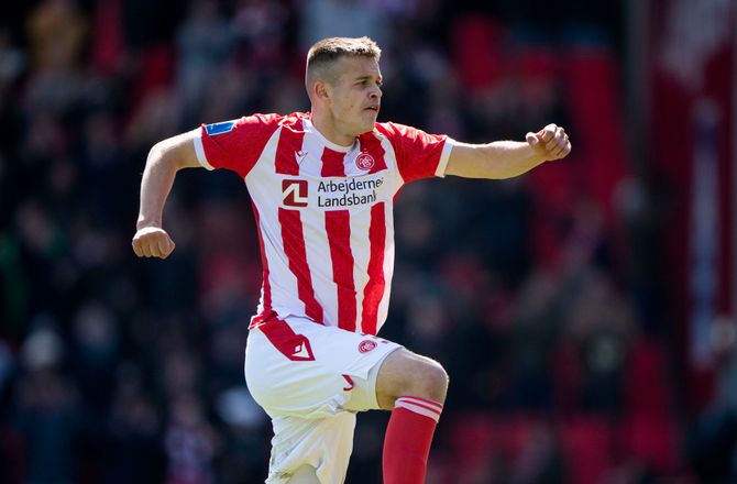 EM U21 -U21-landsholdet skifter to: AaB-profil erstatter skadet Kjærgaard