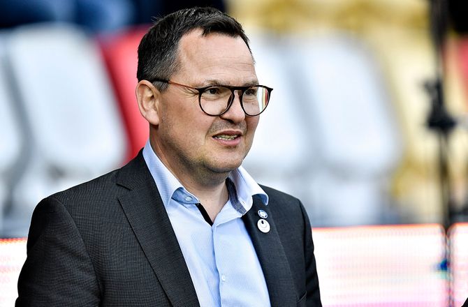 International -Stüker præsenterer Biller-forlængelse