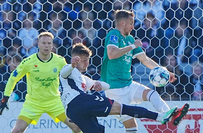 3F Superliga -Viborg-stopper begik straffe: Jeg kan jo ikke have min hånd på ryggen
