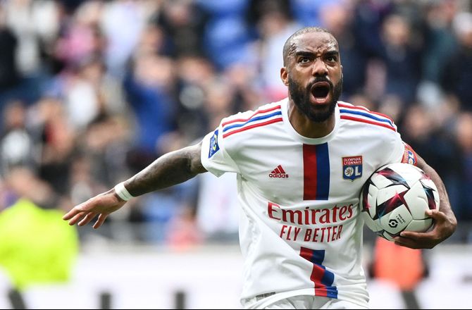 Ligue 1 -Vanvidskamp i Lyon! Lacazette og Wahi med fire kasser hver i 5-4-sejr