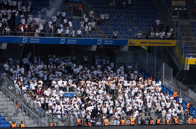 3F Superliga -18 fans tiltalt for stort slagsmål før derby i maj