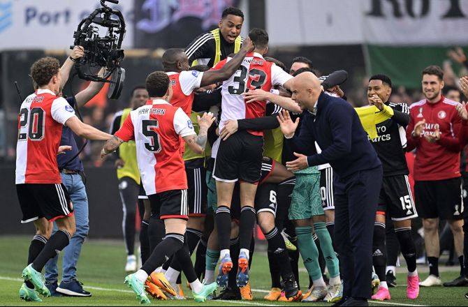 Æresdivisionen -Feyenoord er hollandsk mester efter ny overbevisende sejr