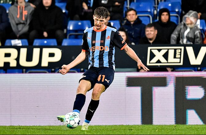 3F Superliga -Ung Randers-spiller fik svær debut: Han slap okay fra det