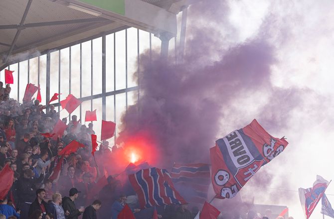 Betinia Liga -Hvidovre straffes for ølkrus mod keeper