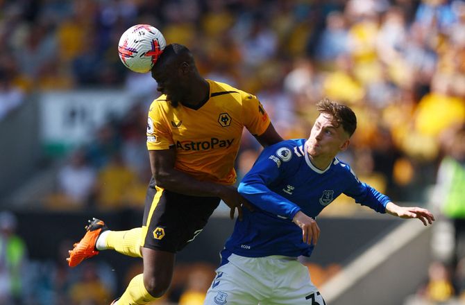 Premier League -Wolves belønner forsvarsspiller med lang kontrakt