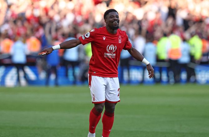 Premier League -Nottingham Forest forlænger med Serge Aurier