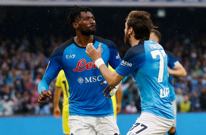 Serie A -Napoli-midtbaneslider ramt af muskelskade