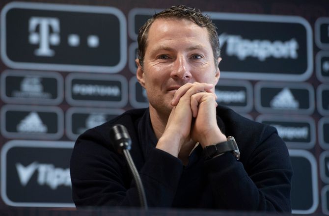 Træningskampe -Sparta Prag smadrede Brian Riemers tropper i en træningskamp
