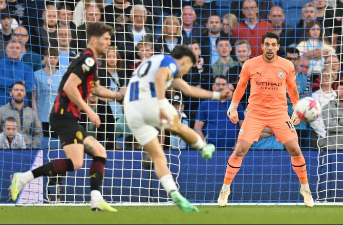 Premier League -Tre kandidater kæmper om Puskas-prisen: Se målene her