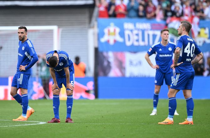 Bundesliga -Nedrykningskampen afgjort: Schalke rykker ned - Bochum overlever