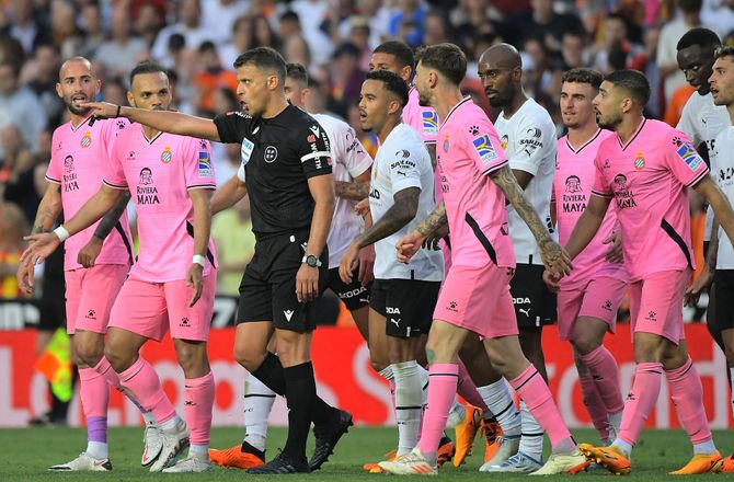 La Liga -Valencia sendte Espanyol ud af La Liga trods Braithwaite-kasse