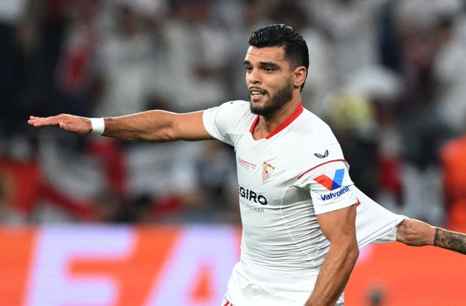 La Liga -Al-Jazira køber hollandsk Sevilla-stopper