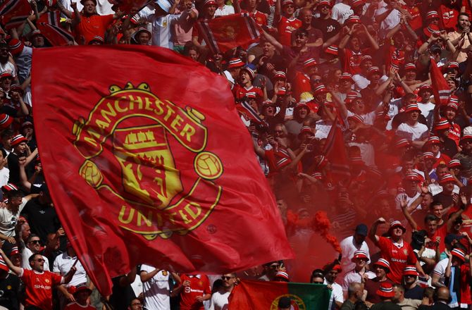 League 2 -United sender ung spids på græs i League Two