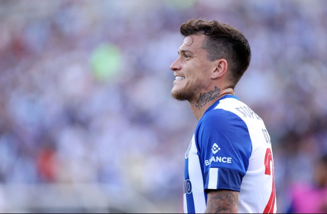 Serie A -Otavio-agent holder døren på klem for Inter