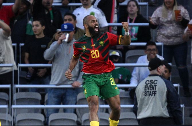 Venskabskampe -Brentford-profil lynede i test mellem Cameroun og Mexico