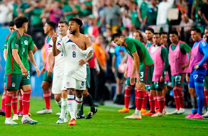 CONCACAF Gold Cup -Dest og McKennie skal i skammekrogen efter kaos-kamp