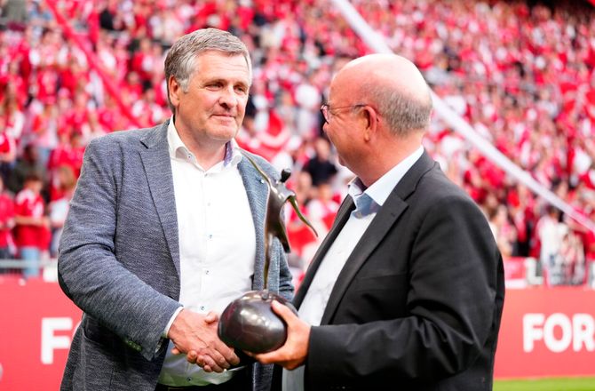 Premier League -Jan Mølby tvivler: Bliver nærmest umuligt for Liverpool