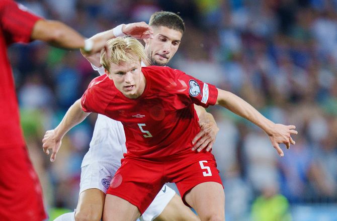 EM -VK jubler over landsholdsdebut efter turbulent tid