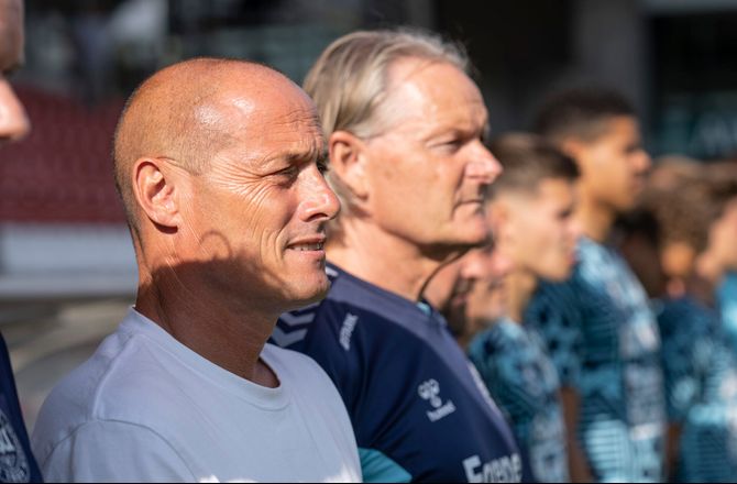 Venskabskampe U21 -U21-landsholdet skifter helt hold i pausen